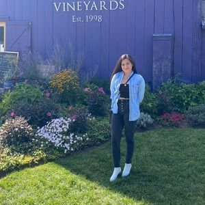 Meet your Posher, Danielle